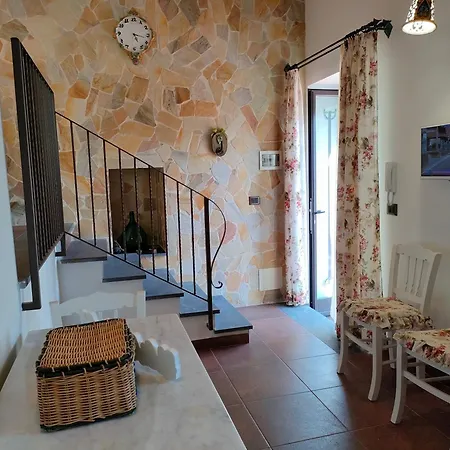Apartment Casa Dell'antico Ulivo 2 By World Nunziata